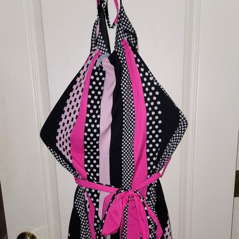 Chic Pink and Black Patterned Dress